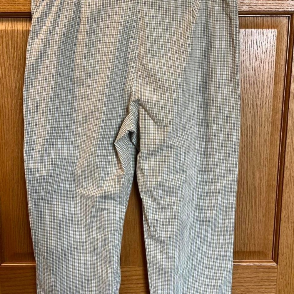 Whitefish Bay Women's Capri Pants Plaid Button Beige Black Cotton Flat Front - Picture 4 of 6